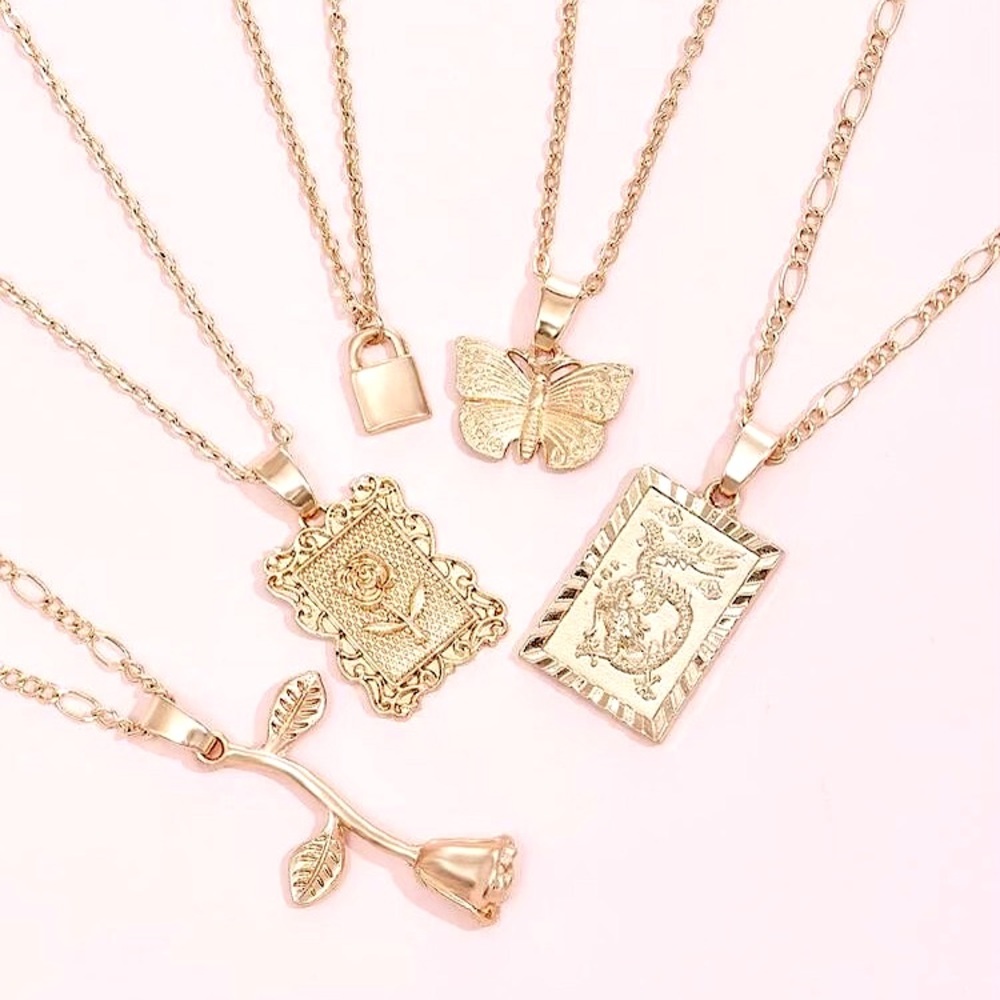 ⭐️2/$30 NEW GORGEOUS GOLD TONED NECKLACES WITH ROSE CHARMS 🌹